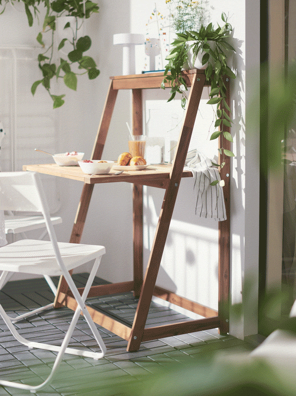 Gif van houten klaptafel die in en uit wordt geklapt